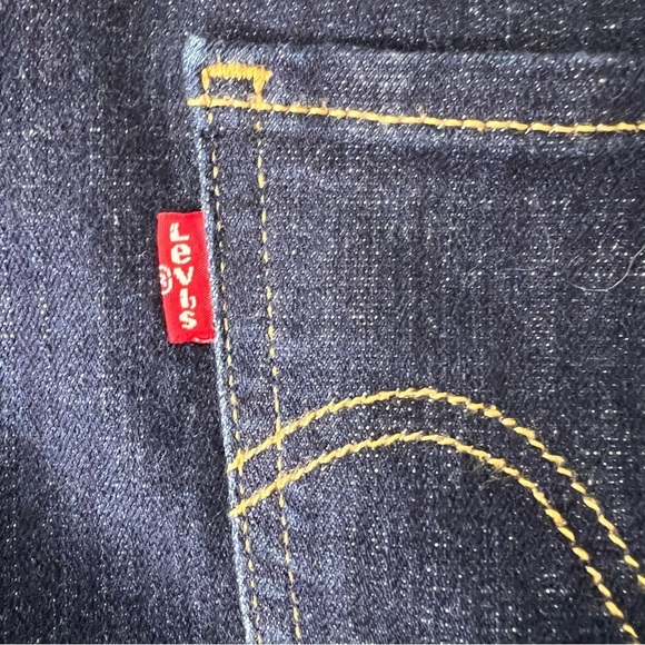 Levi's Mid Length Shorts Dark wash Rolled Cuffs Size 26 - Picture 8 of 12